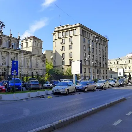 Victoriei 1 *