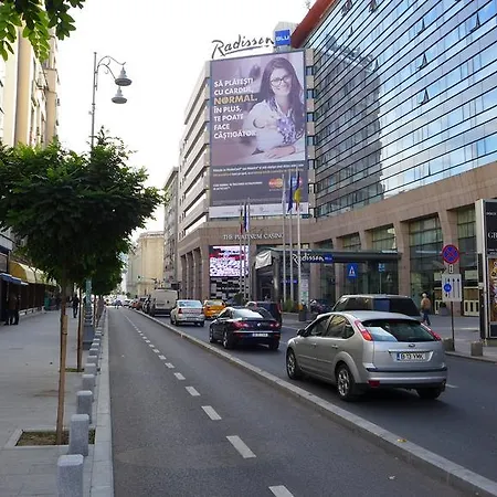 Victoriei 1 *