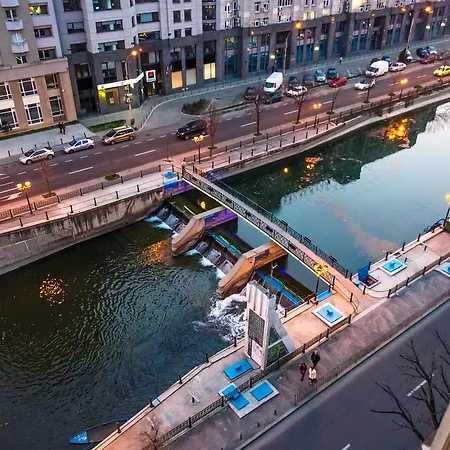 Victoriei 1 דירה *